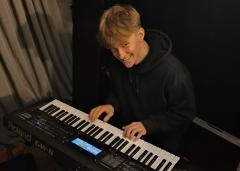 Paweł klawisze, bass synth